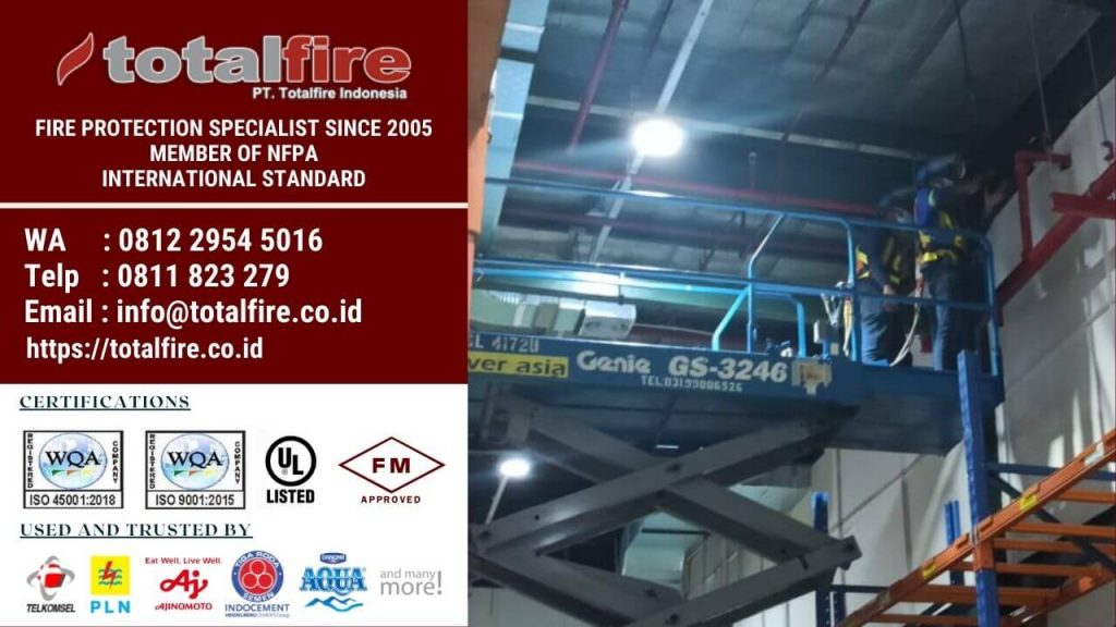 deteksi asap sensor kebakaran di pabrik gudang gedung