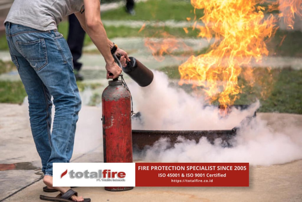 klasifikasi kebakaran A B C D